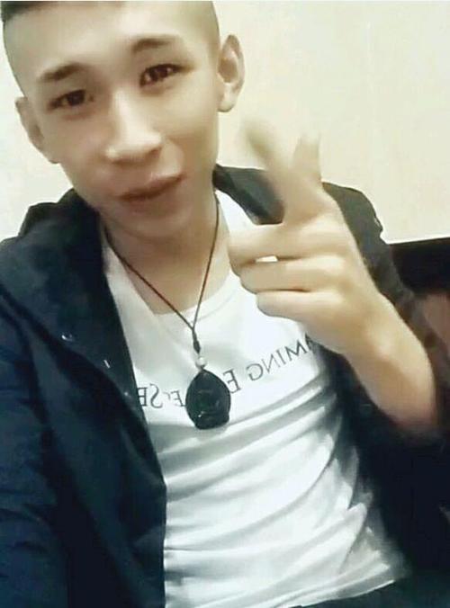 mc天佑向北京传媒代言与mc祥龙齐登"海报"受赞可